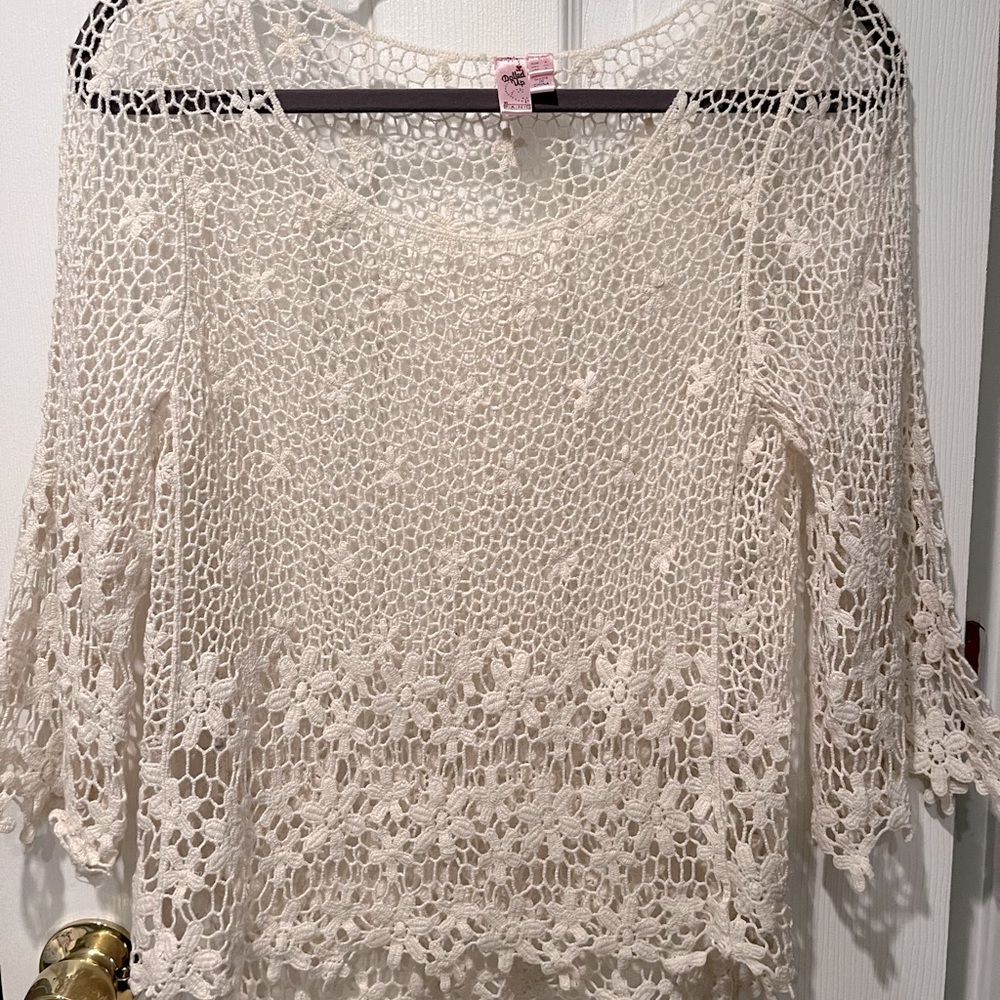 Size S 3/4 sleeve shirt